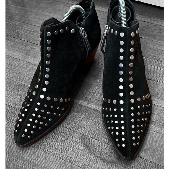 1. State Loka Studded Ankle Boots Black Suede Size 6.5 Bootie New - Picture 1 of 7